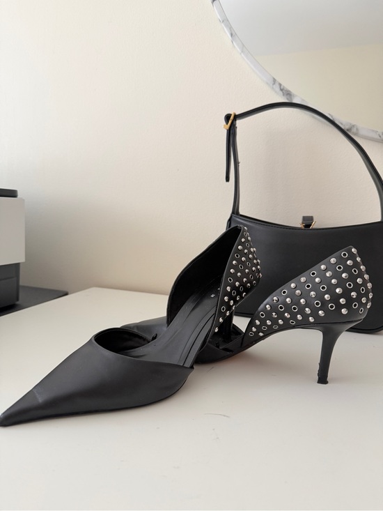 Zara Shoes - Zara Black Pointed-Toe Studded Kitten Heels
